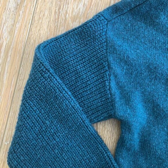 Nwt-Trouve Asymmetrical Hem Green Sweater - Picture 6 of 8